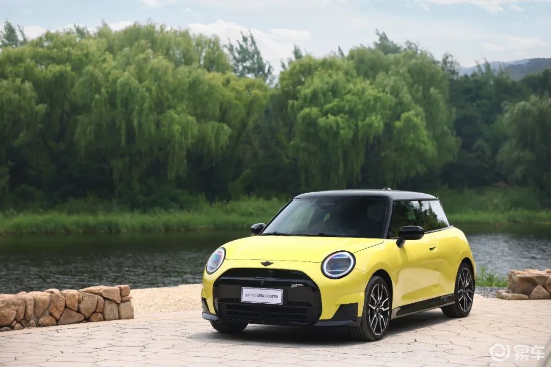 可以上路的“卡丁车”，试驾全新电动MINI COOPER