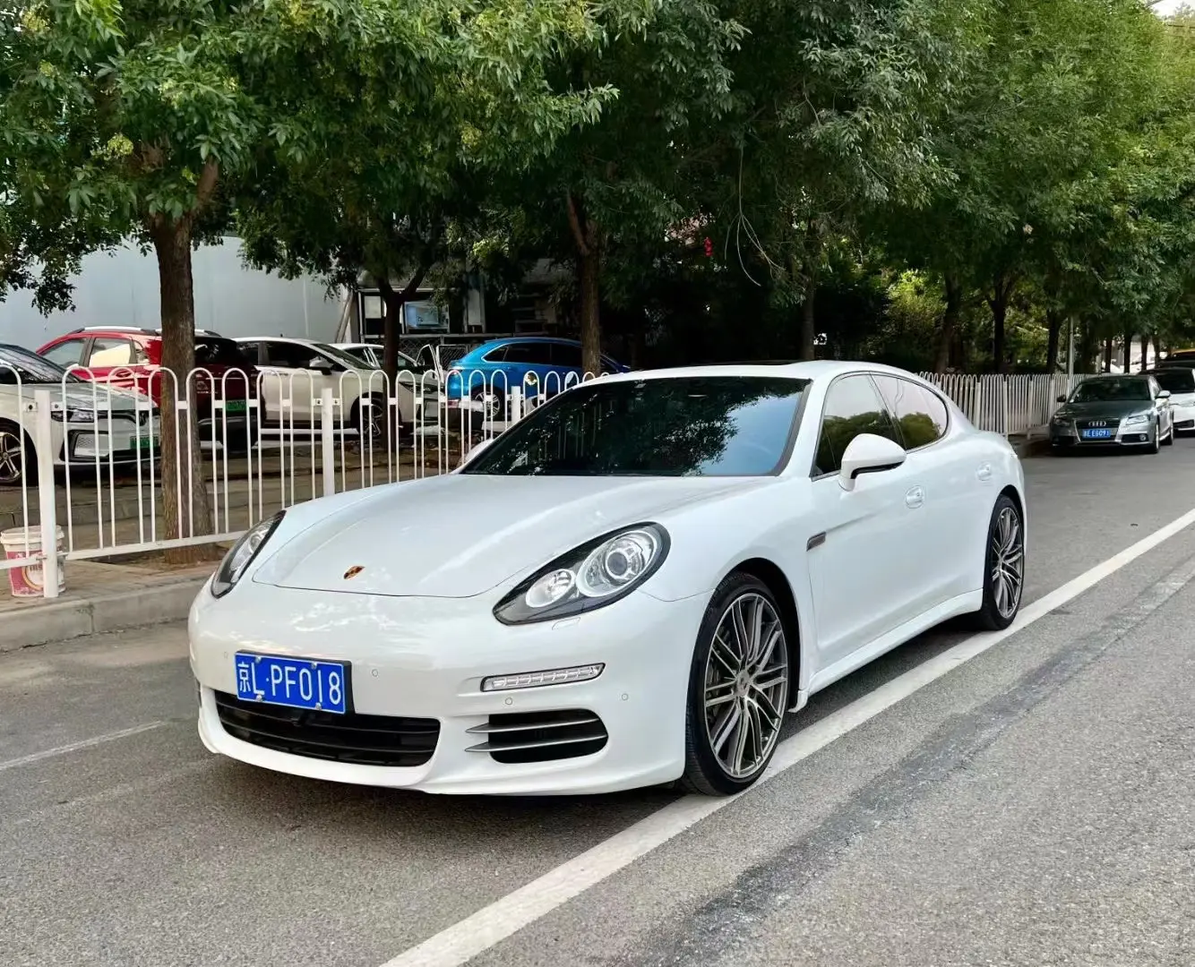 2014款保时捷 Panamera 3.0T，北京车源 32.8万！